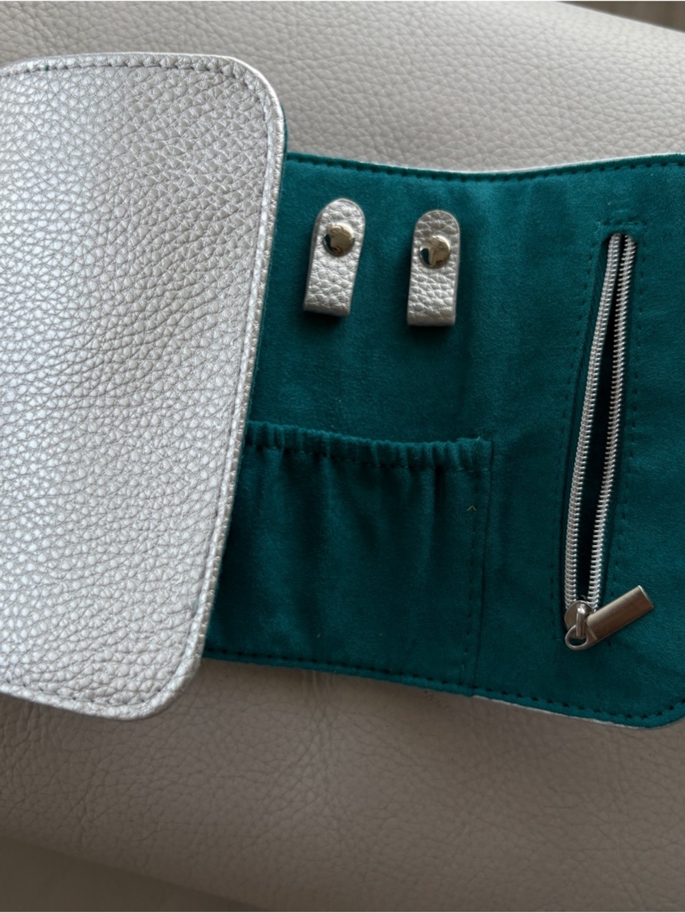 Swarovski Metallic Silver Faux Pebbled Leather Case Mini Bag Jewelry Roll - Picture 6 of 12